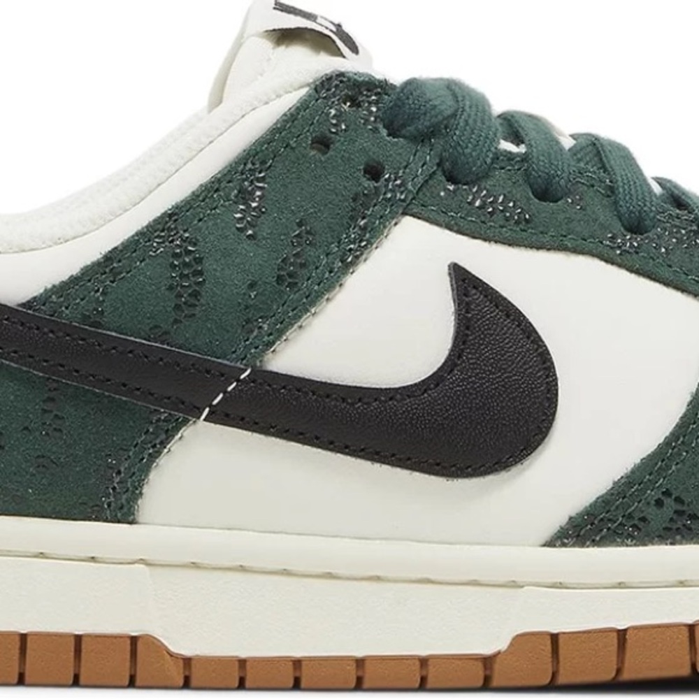 NIKE DUNK — GREEN SNAKE